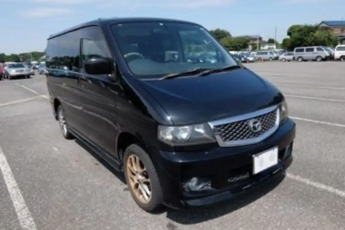 7 Seater Van for Rent in UAE